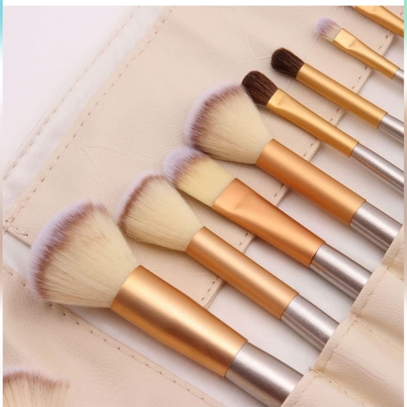 Brand new travel size make up brush set - Picture 13 of 16